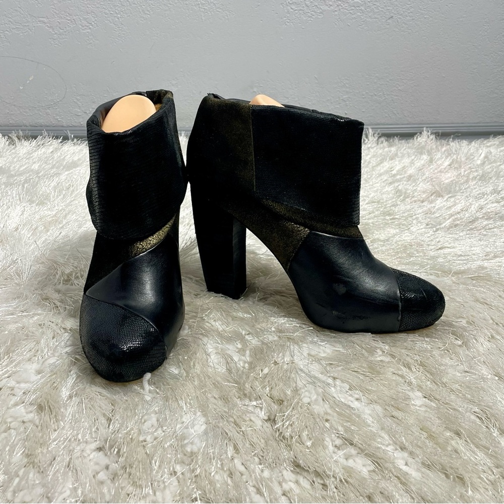 Black and Gold Leather Size 9M Ankle Boot Heels